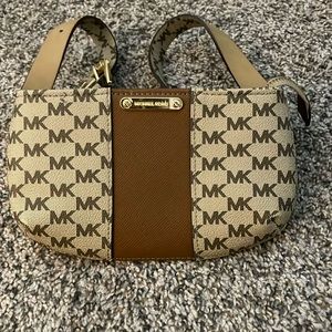 NWOT Michael Kors crossbody/fanny pack